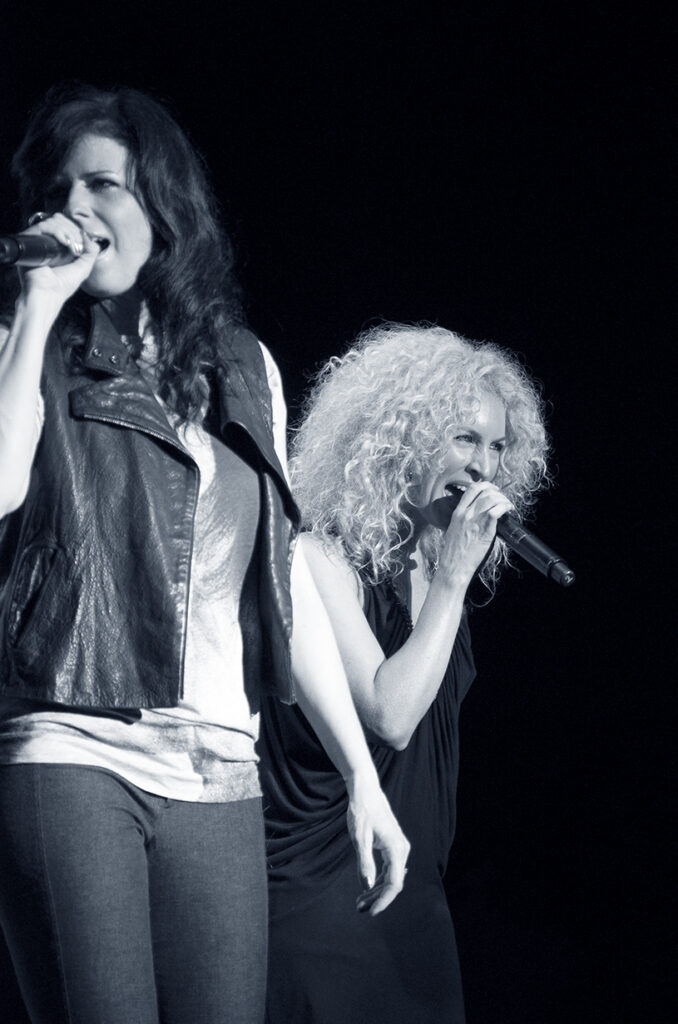 Karen Fairchild (left) and Kimberly Schlapman of the country music group, Little Big Town, known for their hits "Little White Church," "Girl Crush" and "Pontoon." Photo by Michael Aaron Gallagher.